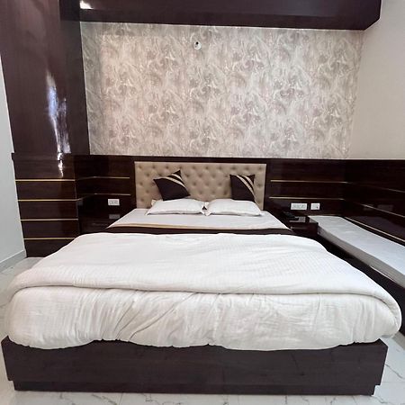Mangalam Grand Hotell Lucknow Exteriör bild