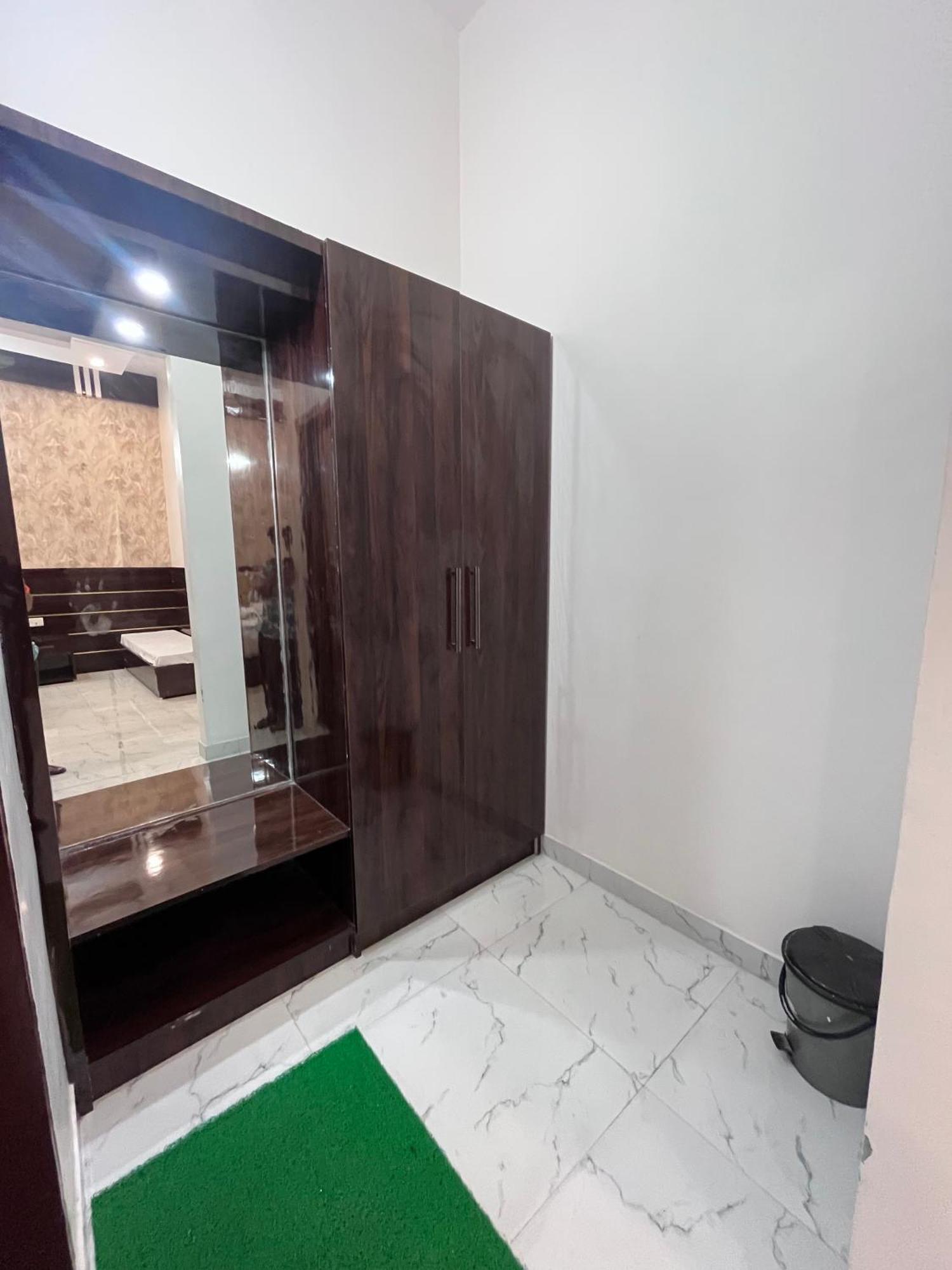 Mangalam Grand Hotell Lucknow Exteriör bild