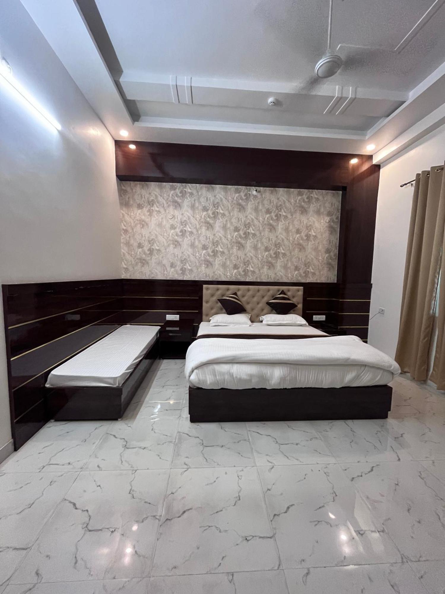 Mangalam Grand Hotell Lucknow Exteriör bild