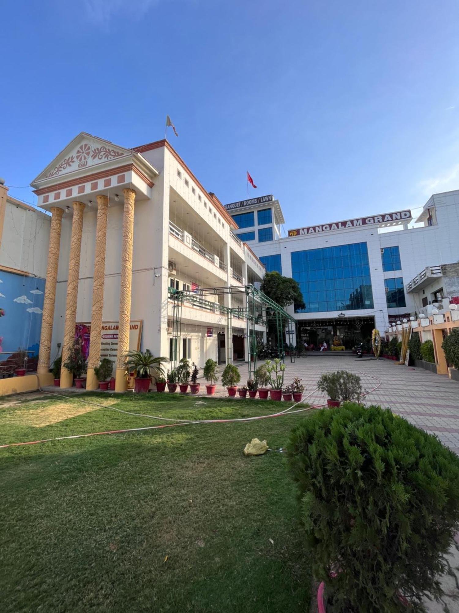 Mangalam Grand Hotell Lucknow Exteriör bild